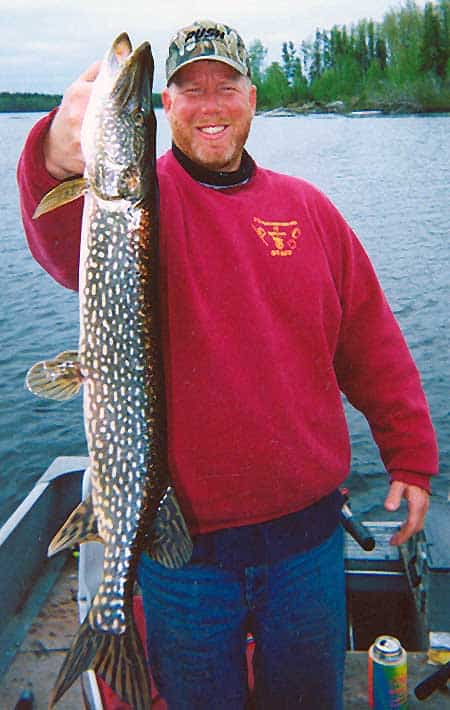Northern Pike Fishing Canada. Manitoba Fly in Fishing Lodges.