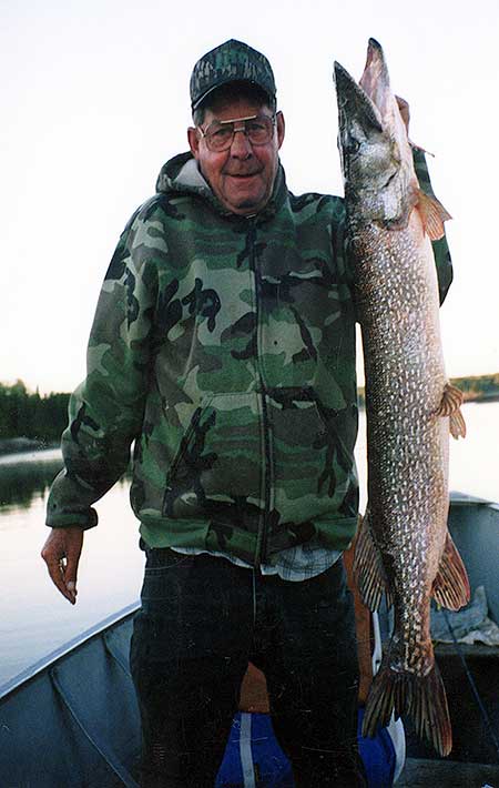 Trophy Pike in Manitoba Canada! Canada Fishing Guide, BIG Trophy Northern Pike Fishing in Fly in Canada.