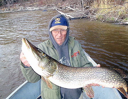 Monster Pike in Manitoba Canada | Cobham River Lodge